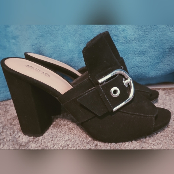 Michael Kors Leather Heeled Slip-on - Picture 6 of 6